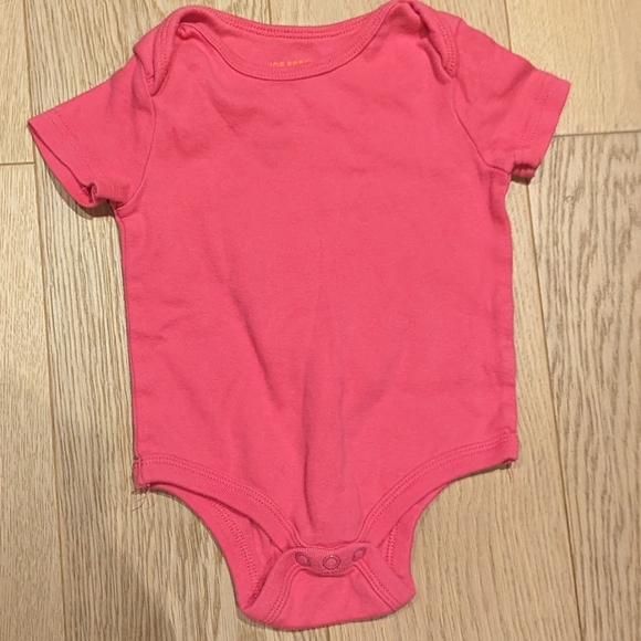 3/$10💜 Joe Fresh Onesies - Picture 2 of 4